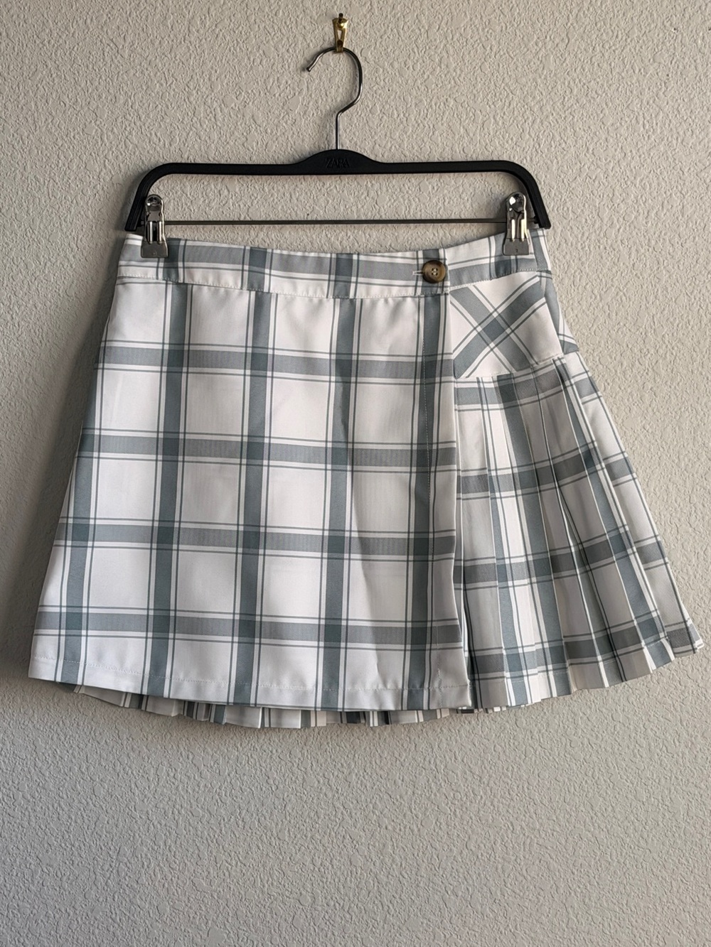 Gray White Plaid Pleated Mini Skirt Size Medium - Picture 3 of 11